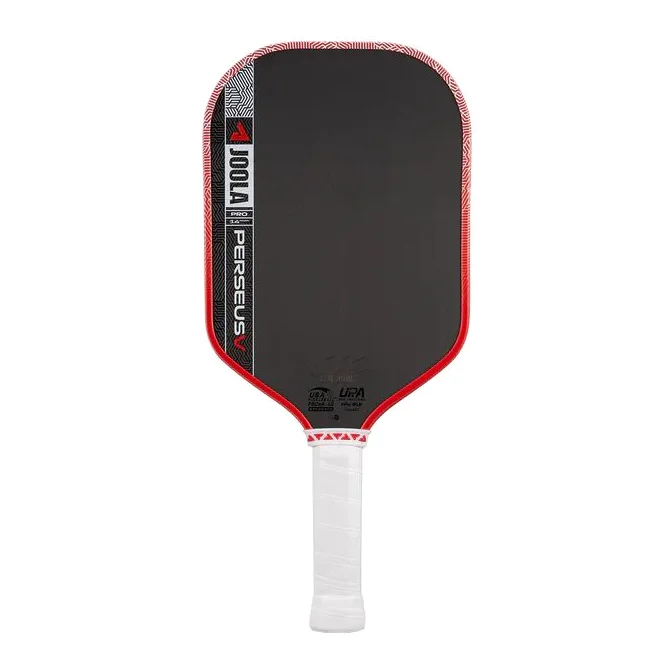 JOOLA Perseus Pro V 16mm pickleball paddle, getoond vanuit een licht schuine hoek op een neutrale achtergrond, met focus op het blad en de grip.