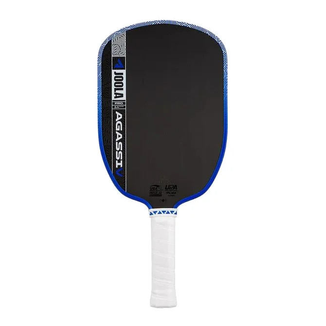 Joola Agassi Pro V 16mm pickleball paddle in zwart en wit met het Joola logo en Andre Agassi's handtekening