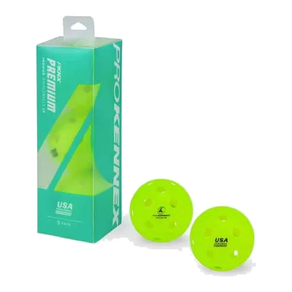 Set van drie gele ProKennex pickleball ballen, perfect voor indoor gebruik, met duidelijke 26 gaten zichtbaar.